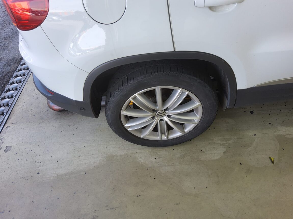 VOLKSWAGEN TIGUAN 2.0 TDI BLUEMOTION PREMIUM 2016 - zdjęcie 23