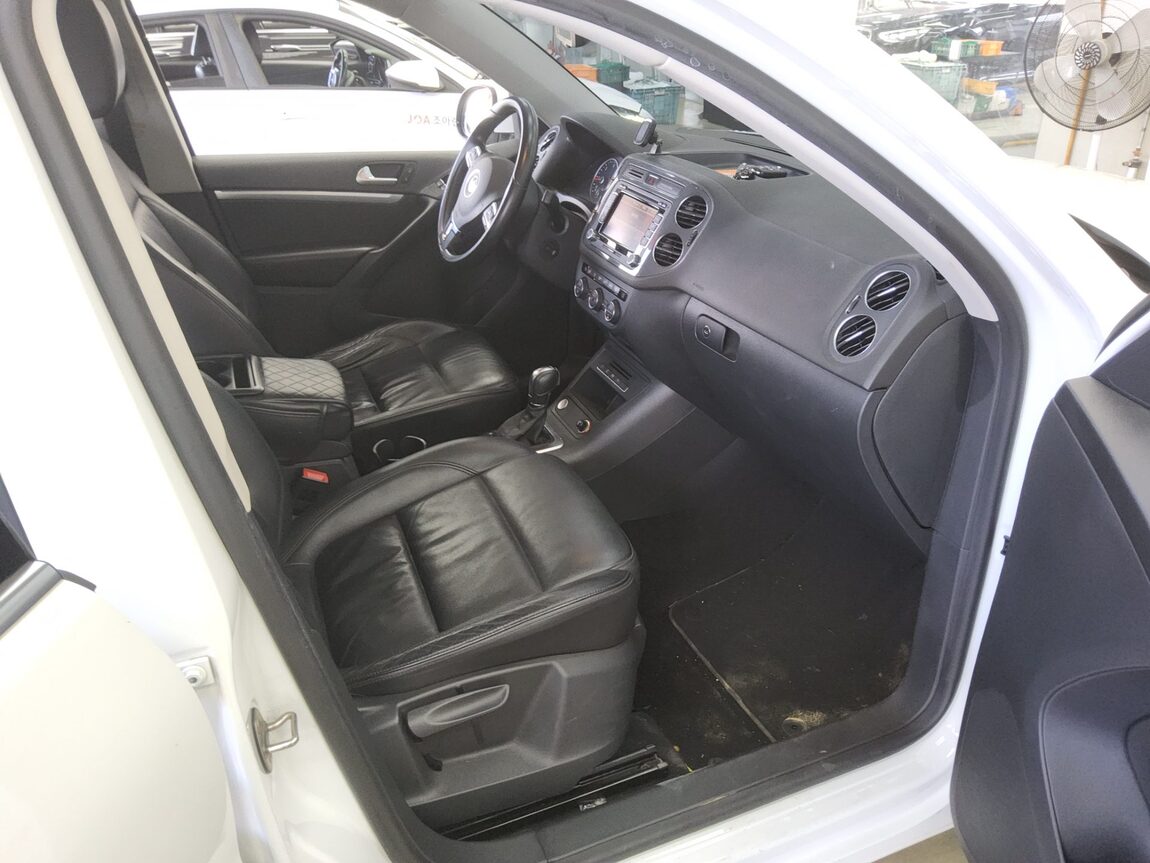 VOLKSWAGEN TIGUAN 2.0 TDI BLUEMOTION PREMIUM 2016 - zdjęcie 14