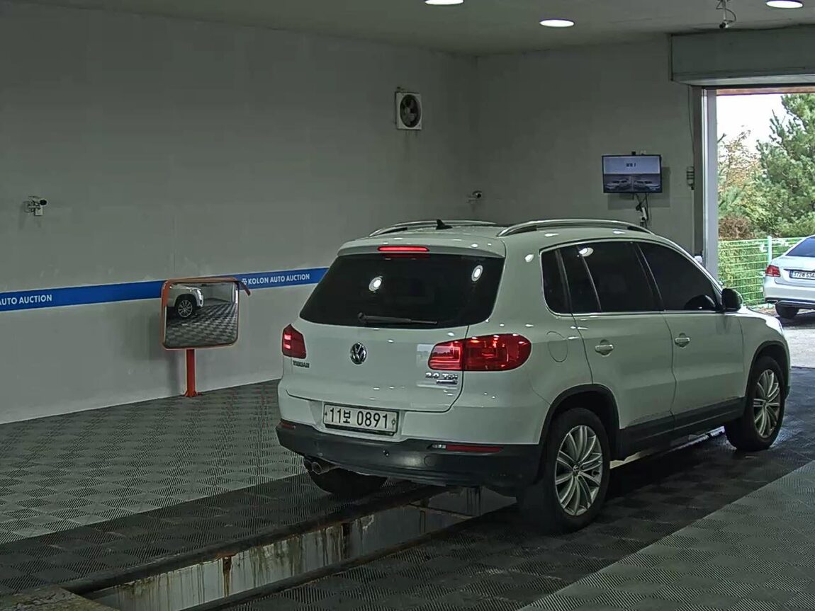 VOLKSWAGEN TIGUAN 2.0 TDI BLUEMOTION PREMIUM 2016 - zdjęcie 5
