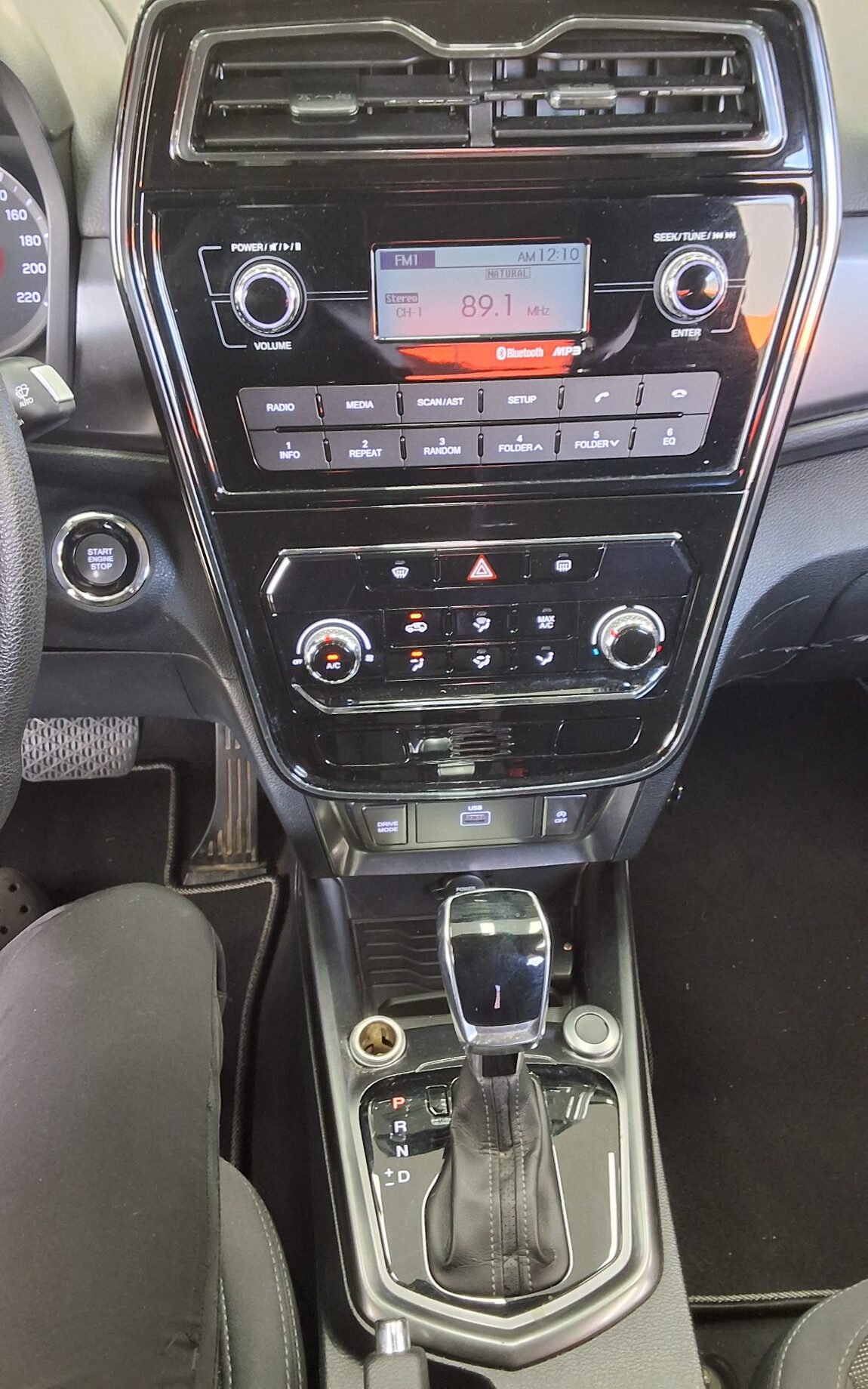 KG MOBILITY (SSANGYONG) VERY NEW TIVOLI 1.6 DIESEL 2WD V1 2020 - zdjęcie 18