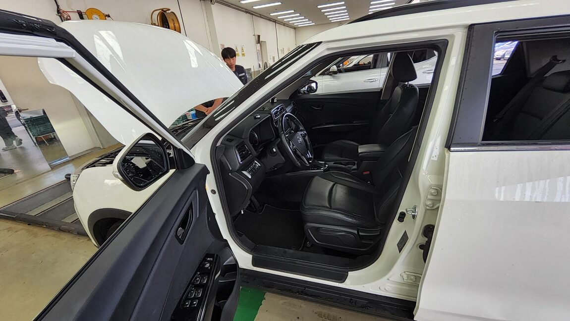 KG MOBILITY (SSANGYONG) VERY NEW TIVOLI 1.6 DIESEL 2WD V3 2021 - zdjęcie 10
