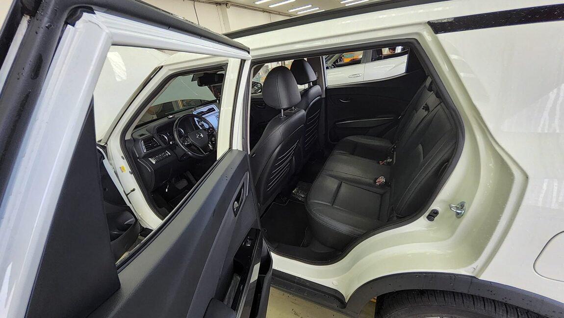 KG MOBILITY (SSANGYONG) VERY NEW TIVOLI 1.6 DIESEL 2WD V3 2021 - zdjęcie 12