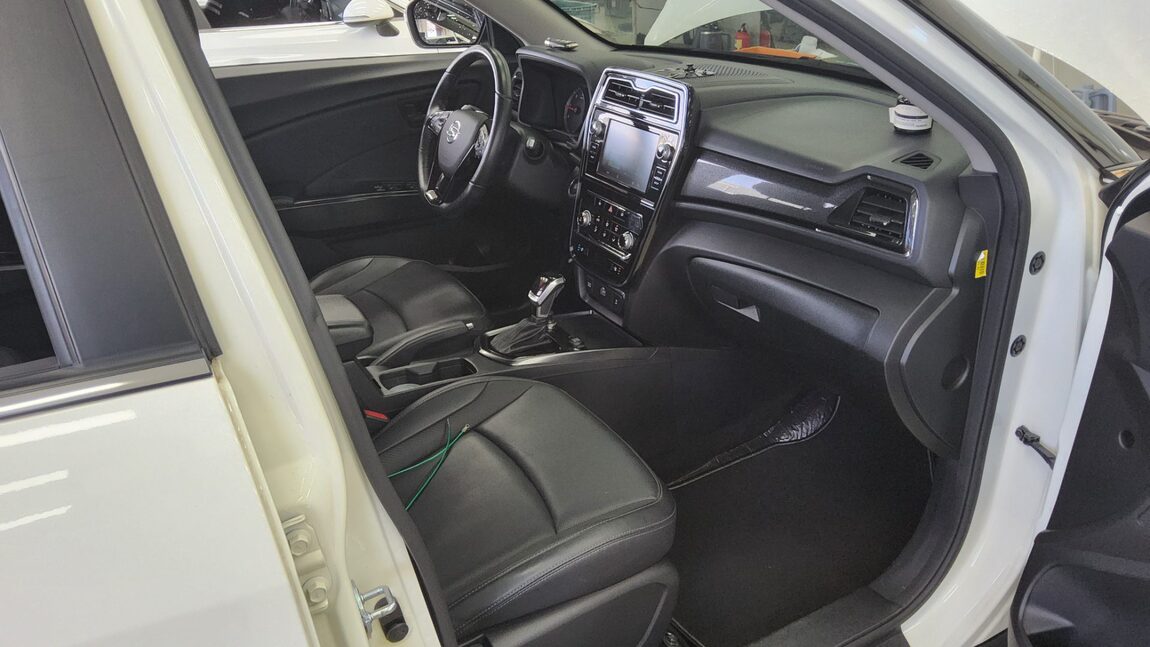 KG MOBILITY (SSANGYONG) VERY NEW TIVOLI 1.6 DIESEL 2WD V3 2021 - zdjęcie 14