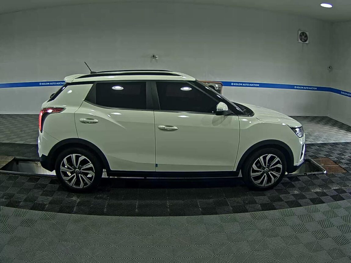 KG MOBILITY (SSANGYONG) VERY NEW TIVOLI 1.6 DIESEL 2WD V3 2021 - zdjęcie 4