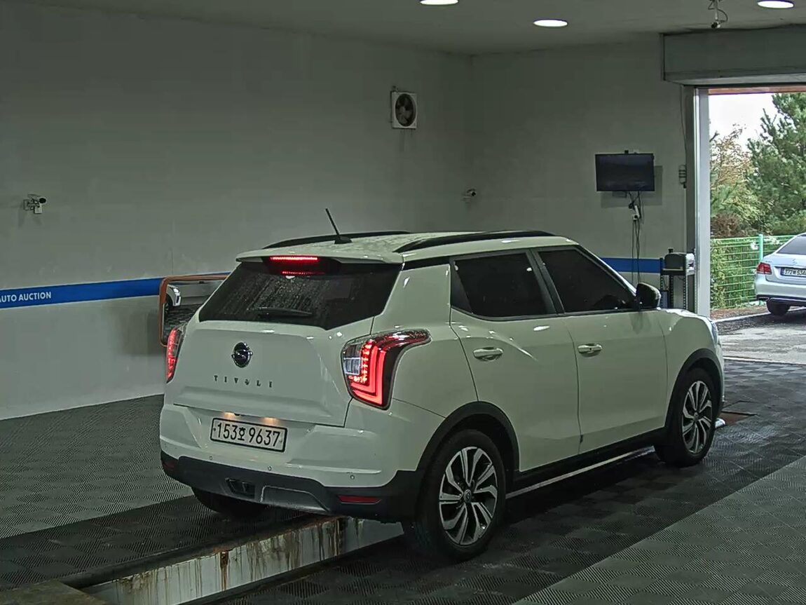 KG MOBILITY (SSANGYONG) VERY NEW TIVOLI 1.6 DIESEL 2WD V3 2021 - zdjęcie 5