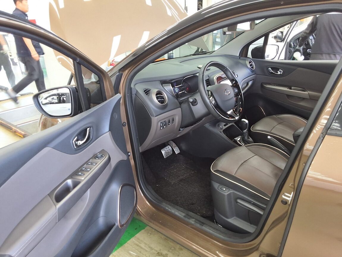 RENAULT (SAMSUNG) QM3 RE SIGNATURE CHOCOLATE BROWN 2016 - zdjęcie 10