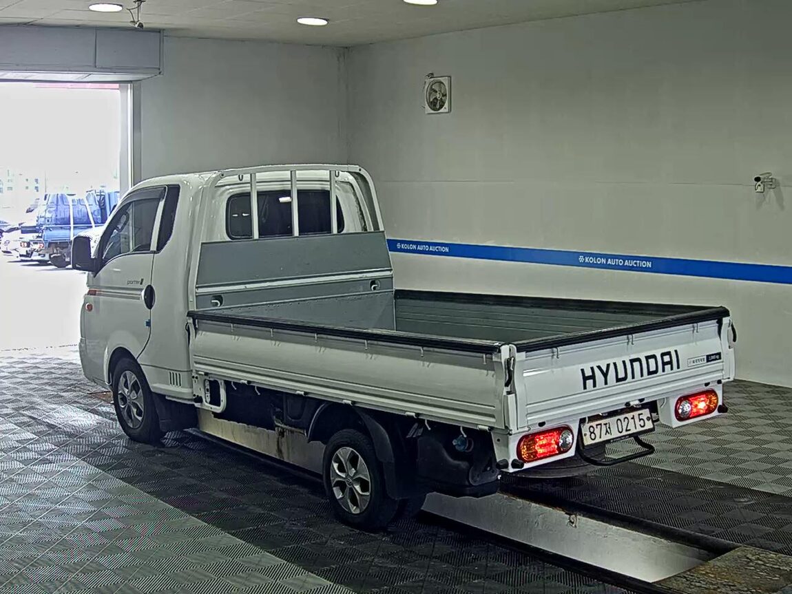 HYUNDAI PORTER II HIGH-ROOF BUILT-IN BOX TRUCK SUPER CAB 2020 - zdjęcie 6