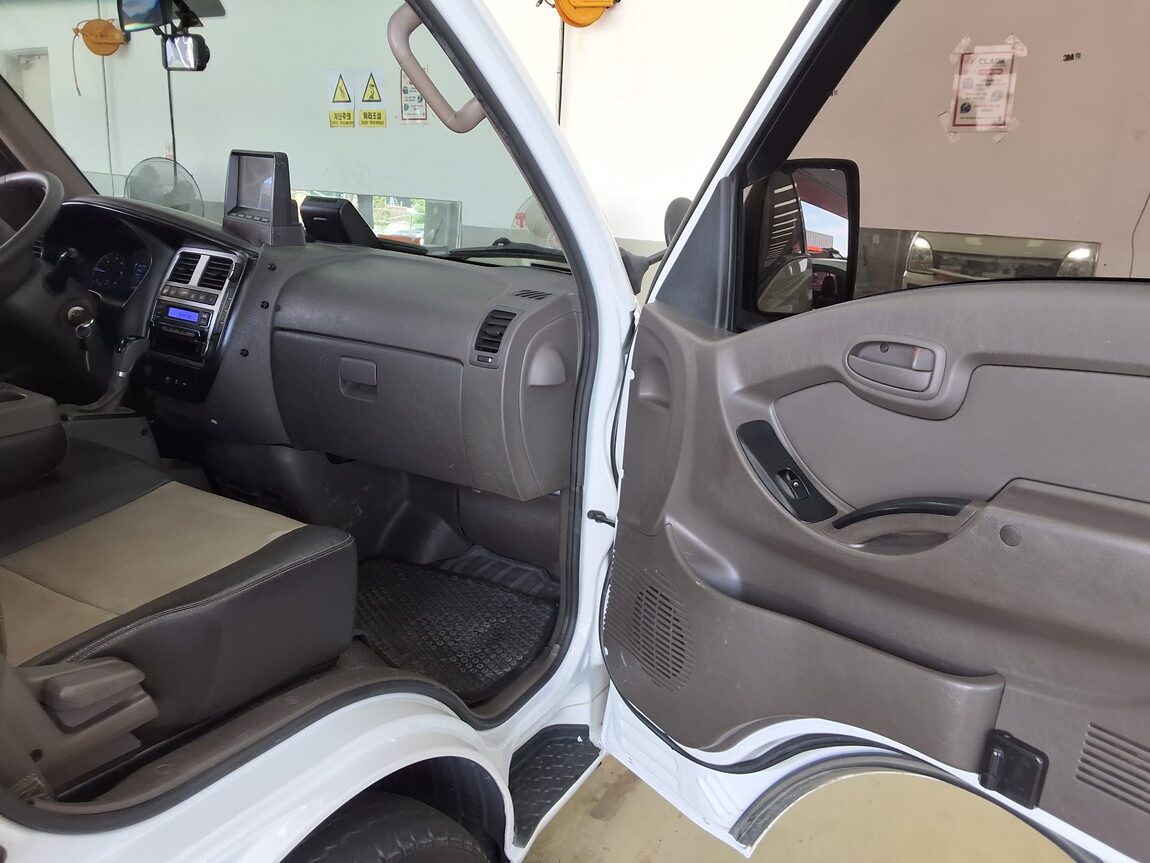 HYUNDAI PORTER II WING BODY ELECTRIC 2022 - zdjęcie 11