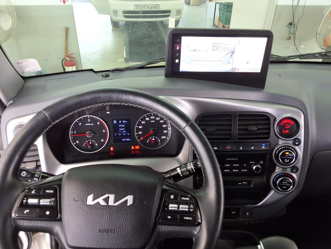 KIA THE NEW BONGO III CARGO BUILT-IN BOX TRUCK LPI PLUS MODEL 2024 - zdjęcie 14