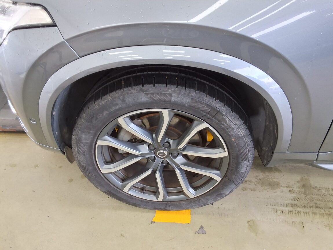 VOLVO XC90 (2ND GEN) D5 AWD MOMENTUM 2017 - zdjęcie 23