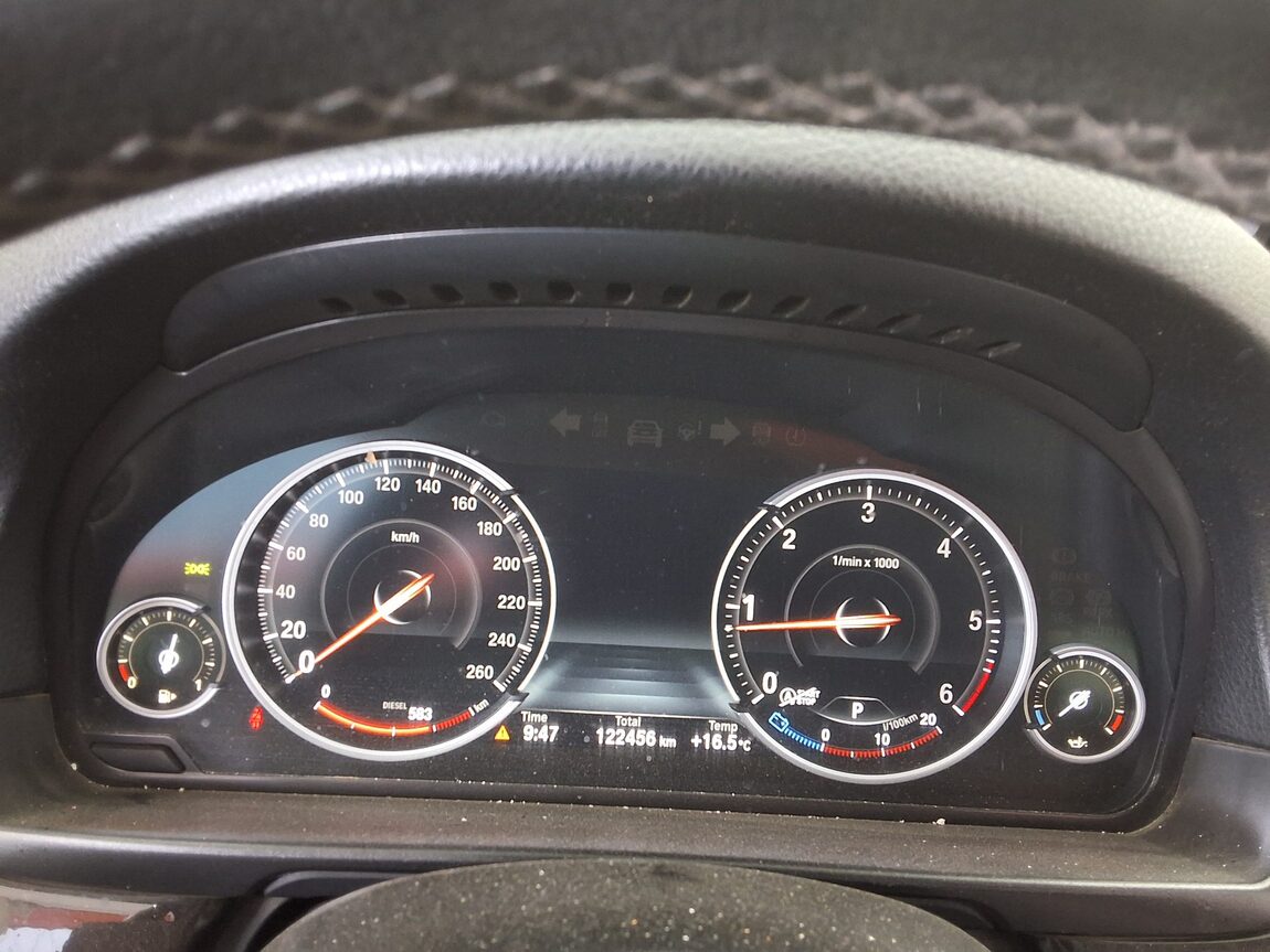 BMW 5 SERIES (6TH GEN) 525d xDRIVE 2013 - zdjęcie 10
