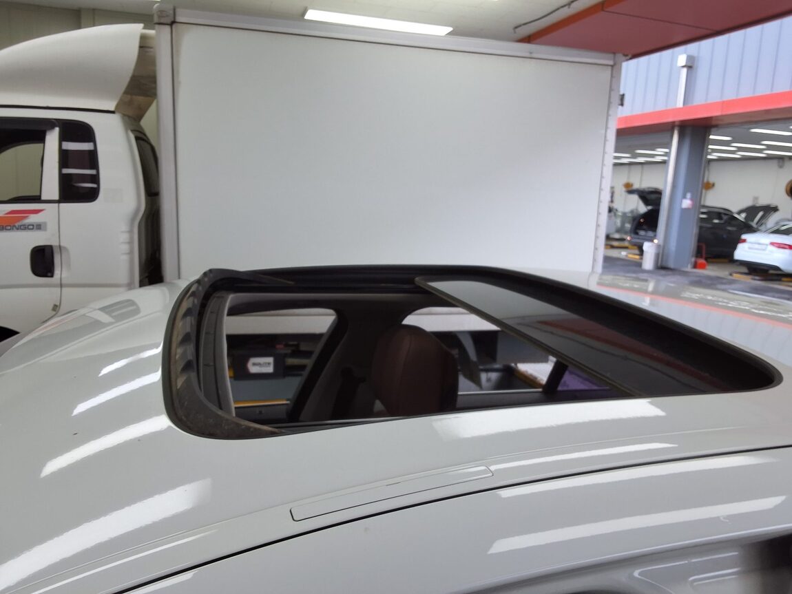 BMW 5 SERIES (6TH GEN) 525d xDRIVE 2013 - zdjęcie 28