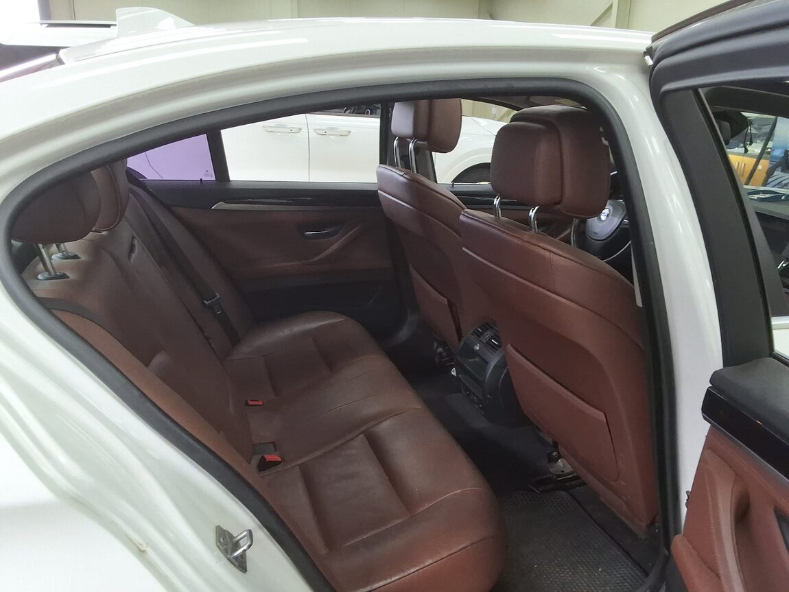 BMW 5 SERIES (6TH GEN) 525d xDRIVE 2013 - zdjęcie 14