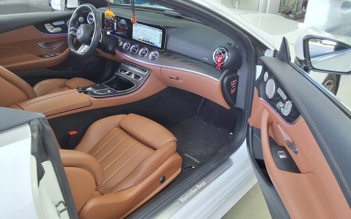 MERCEDES-BENZ E-CLASS (5TH GEN) COUPE E300d 4MATIC 2023 - zdjęcie 12
