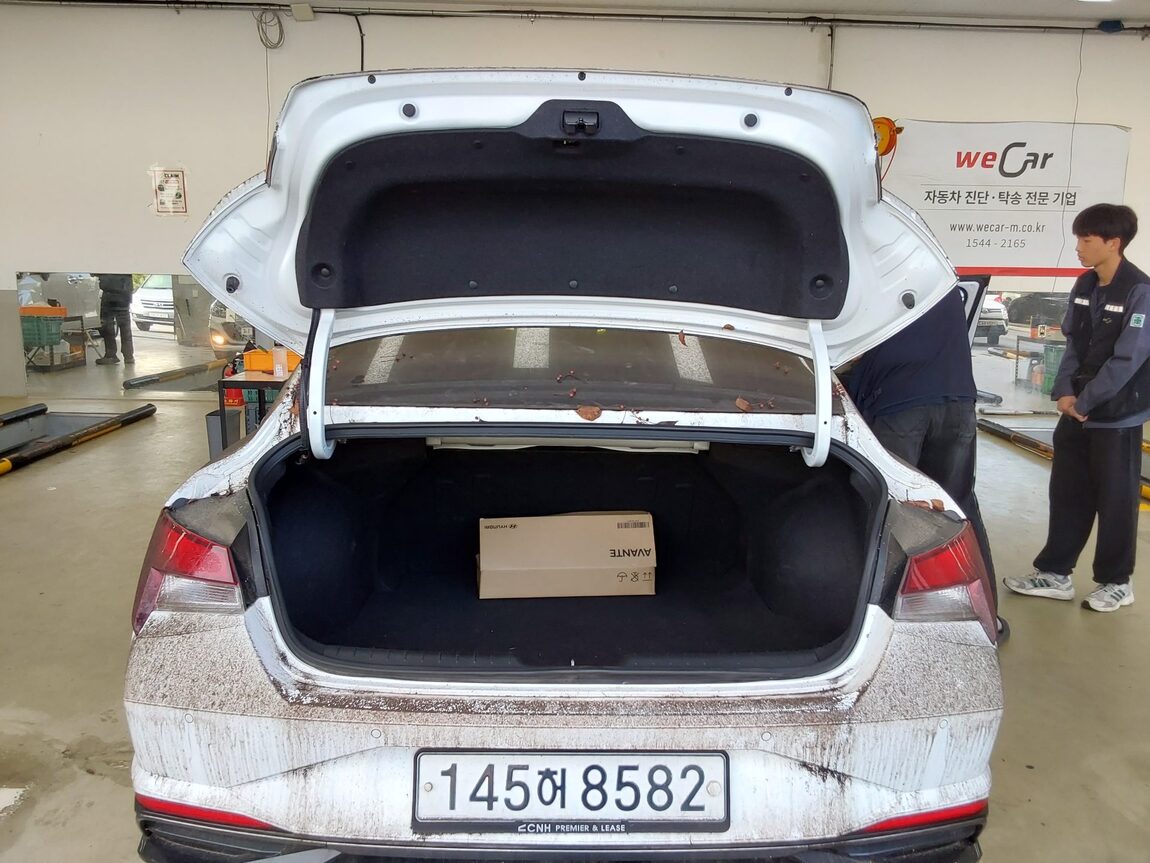 HYUNDAI AVANTE (CN7) 1.6 GASOLINE MODERN 2021 - zdjęcie 15