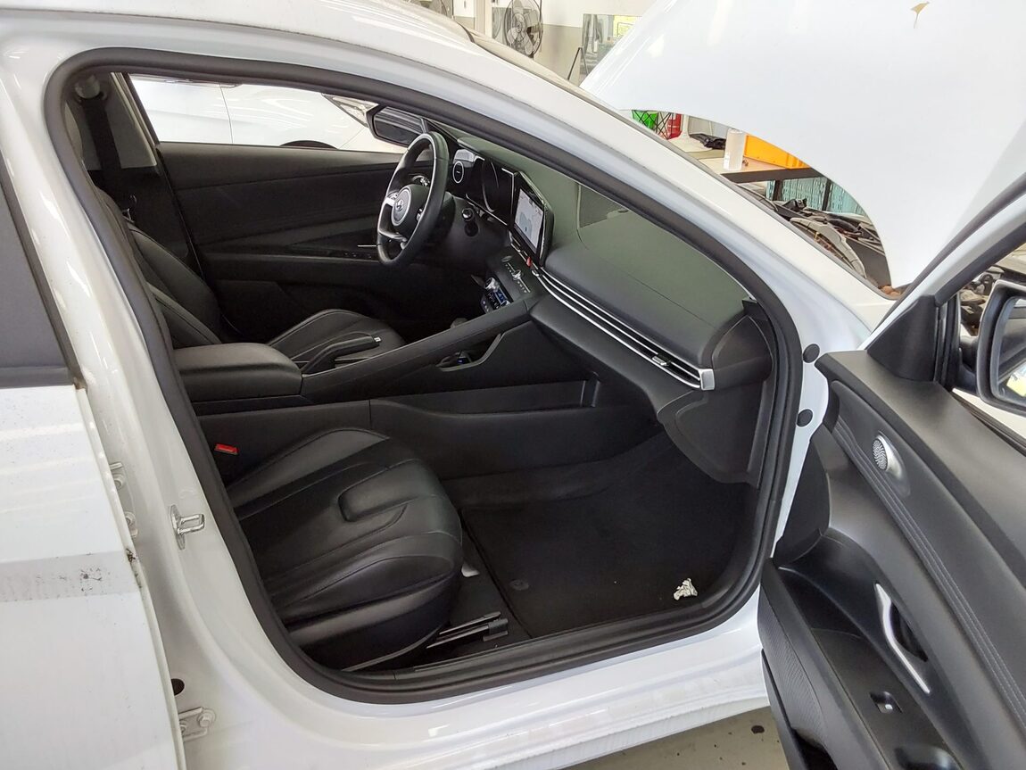 HYUNDAI AVANTE (CN7) 1.6 GASOLINE MODERN 2021 - zdjęcie 14