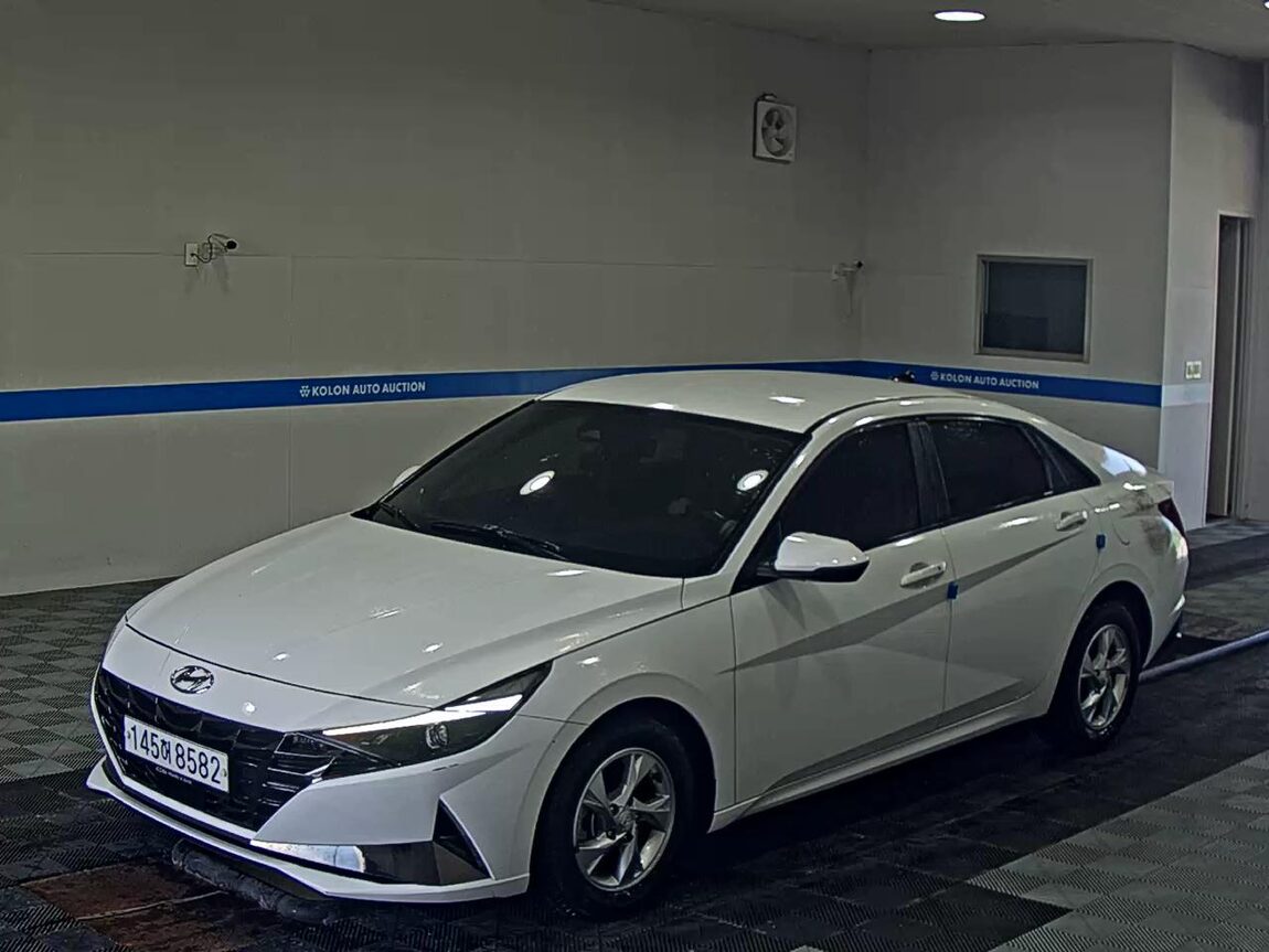 HYUNDAI AVANTE (CN7) 1.6 GASOLINE MODERN 2021 - zdjęcie 2