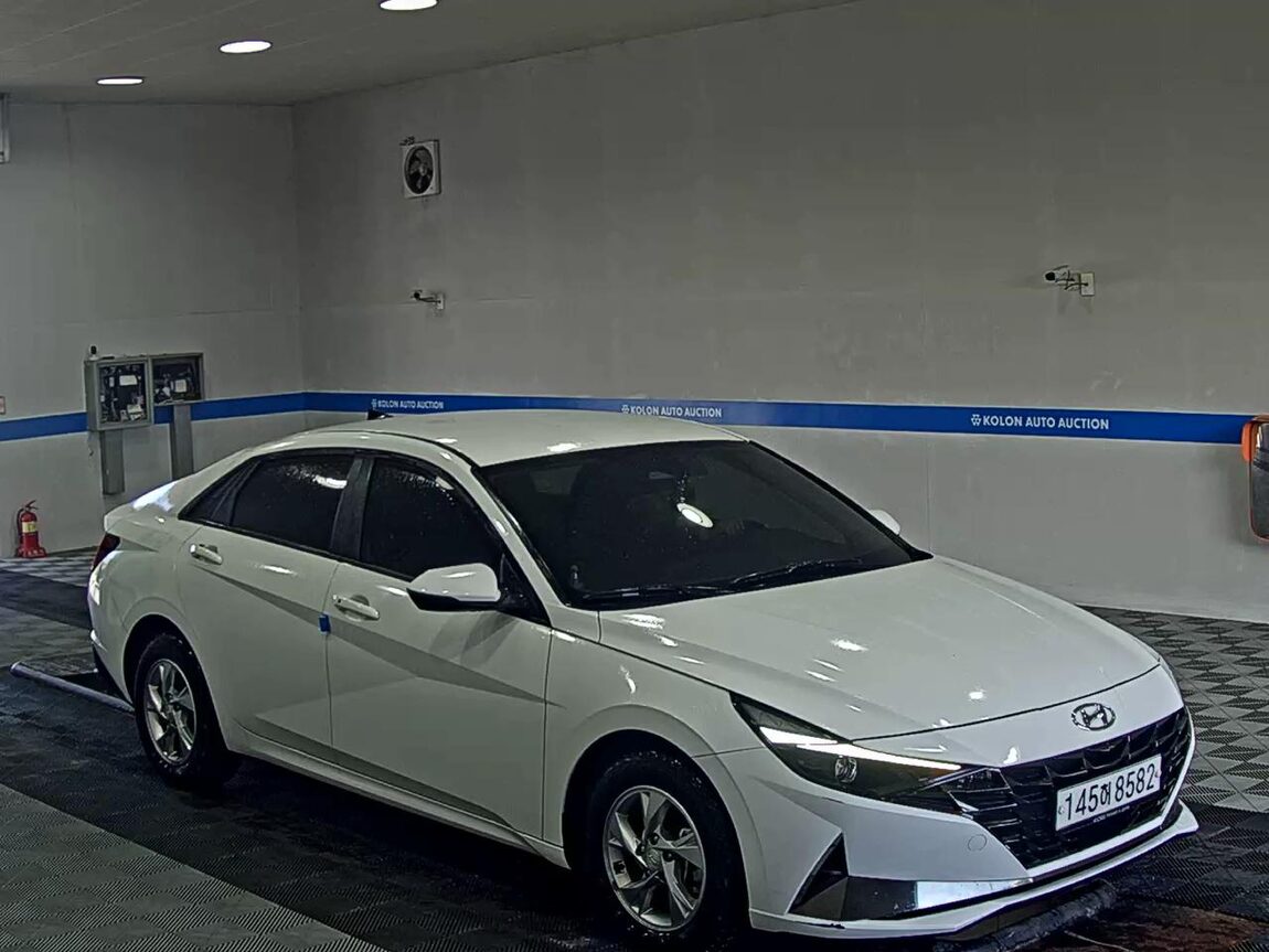 HYUNDAI AVANTE (CN7) 1.6 GASOLINE MODERN 2021 - zdjęcie 3