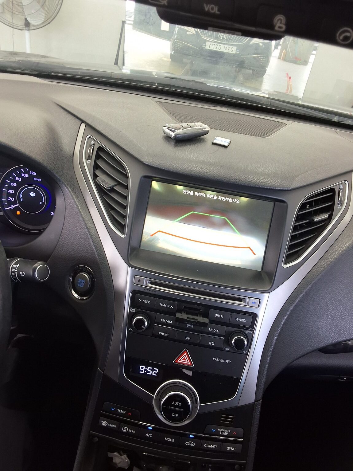 HYUNDAI GRANDEUR HG HG 240 MODERN 2016 - zdjęcie 17