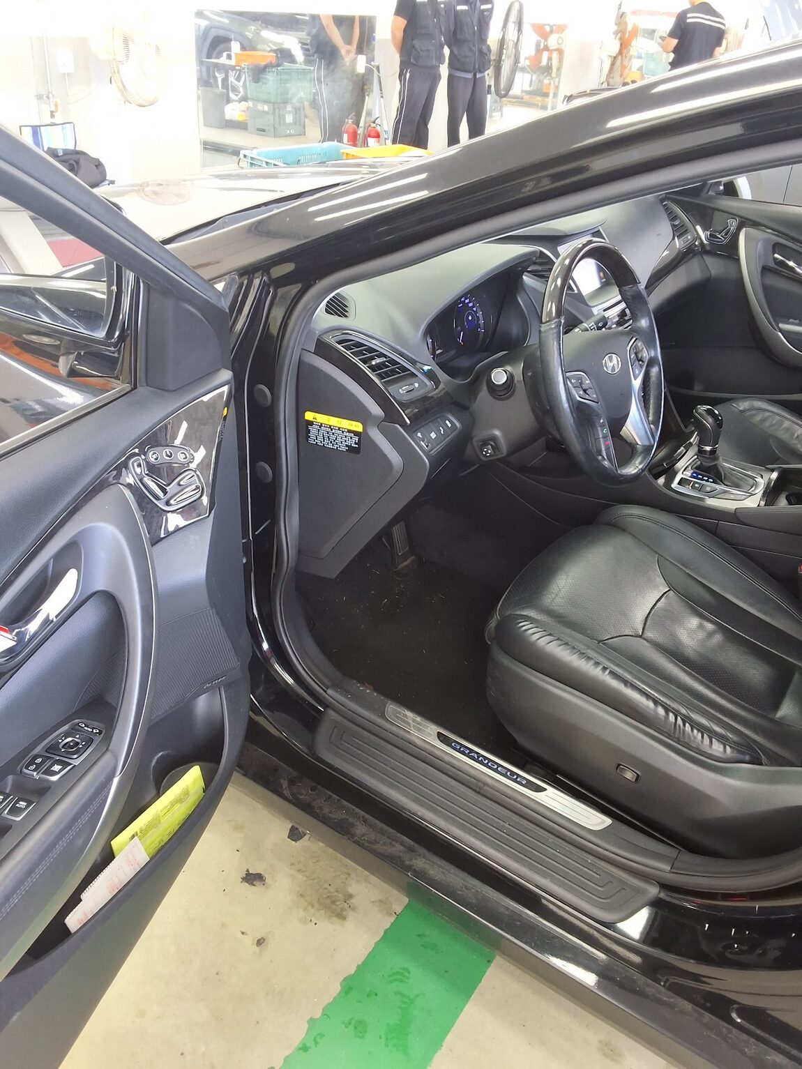 HYUNDAI GRANDEUR HG HG 240 MODERN 2016 - zdjęcie 10