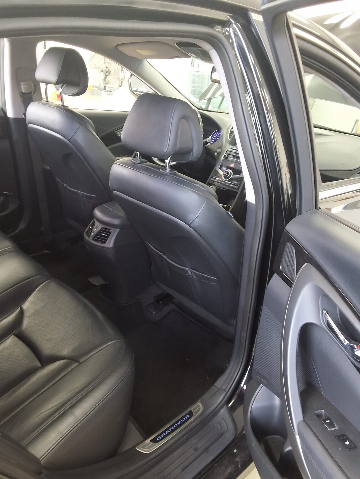 HYUNDAI GRANDEUR HG HG 240 MODERN 2016 - zdjęcie 13