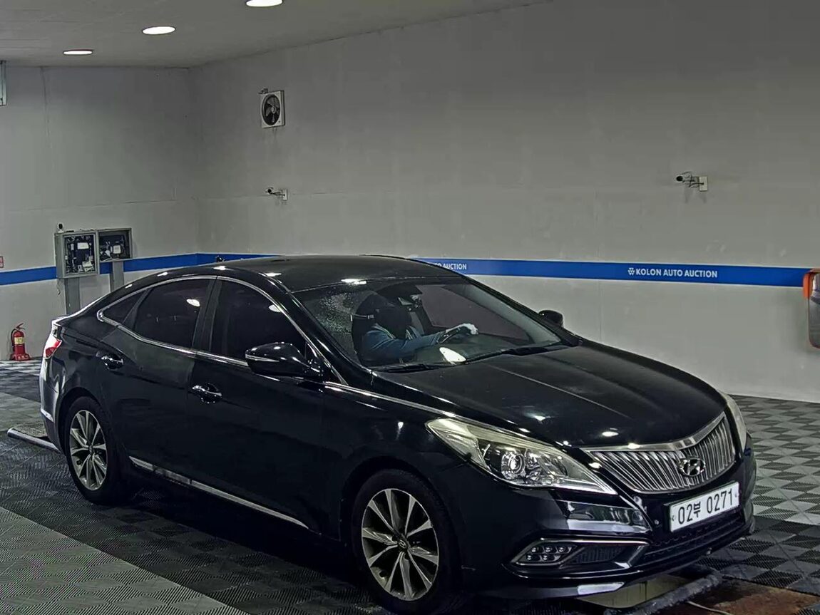 HYUNDAI GRANDEUR HG HG 240 MODERN 2016 - zdjęcie 3