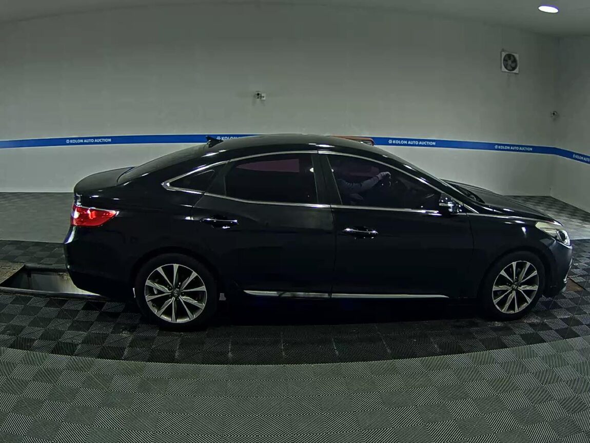 HYUNDAI GRANDEUR HG HG 240 MODERN 2016 - zdjęcie 4