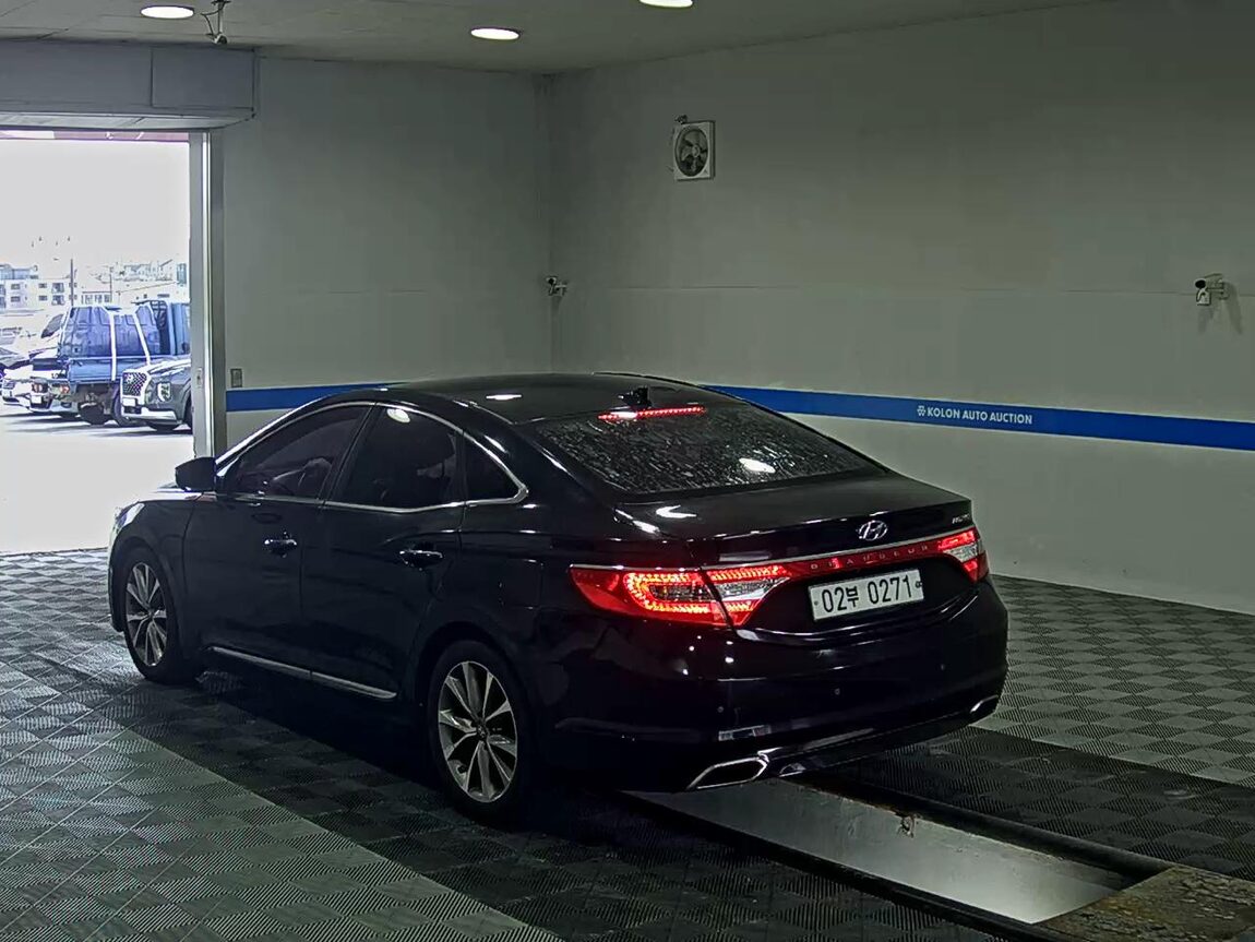 HYUNDAI GRANDEUR HG HG 240 MODERN 2016 - zdjęcie 6