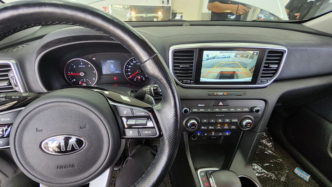 KIA SPORTAGE THE BOLD R2.0 DIESEL 2WD PRESTIGE 2019 - zdjęcie 18