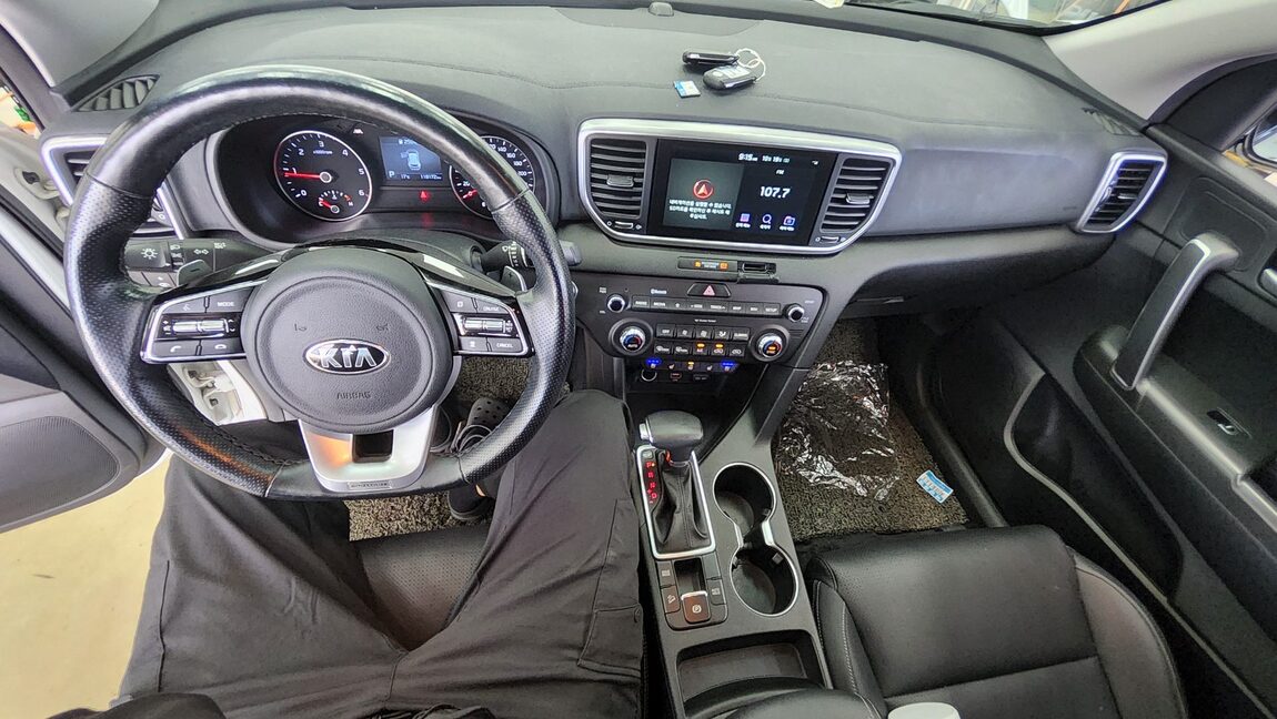 KIA SPORTAGE THE BOLD R2.0 DIESEL 2WD PRESTIGE 2019 - zdjęcie 11
