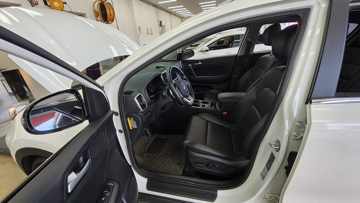 KIA SPORTAGE THE BOLD R2.0 DIESEL 2WD PRESTIGE 2019 - zdjęcie 10