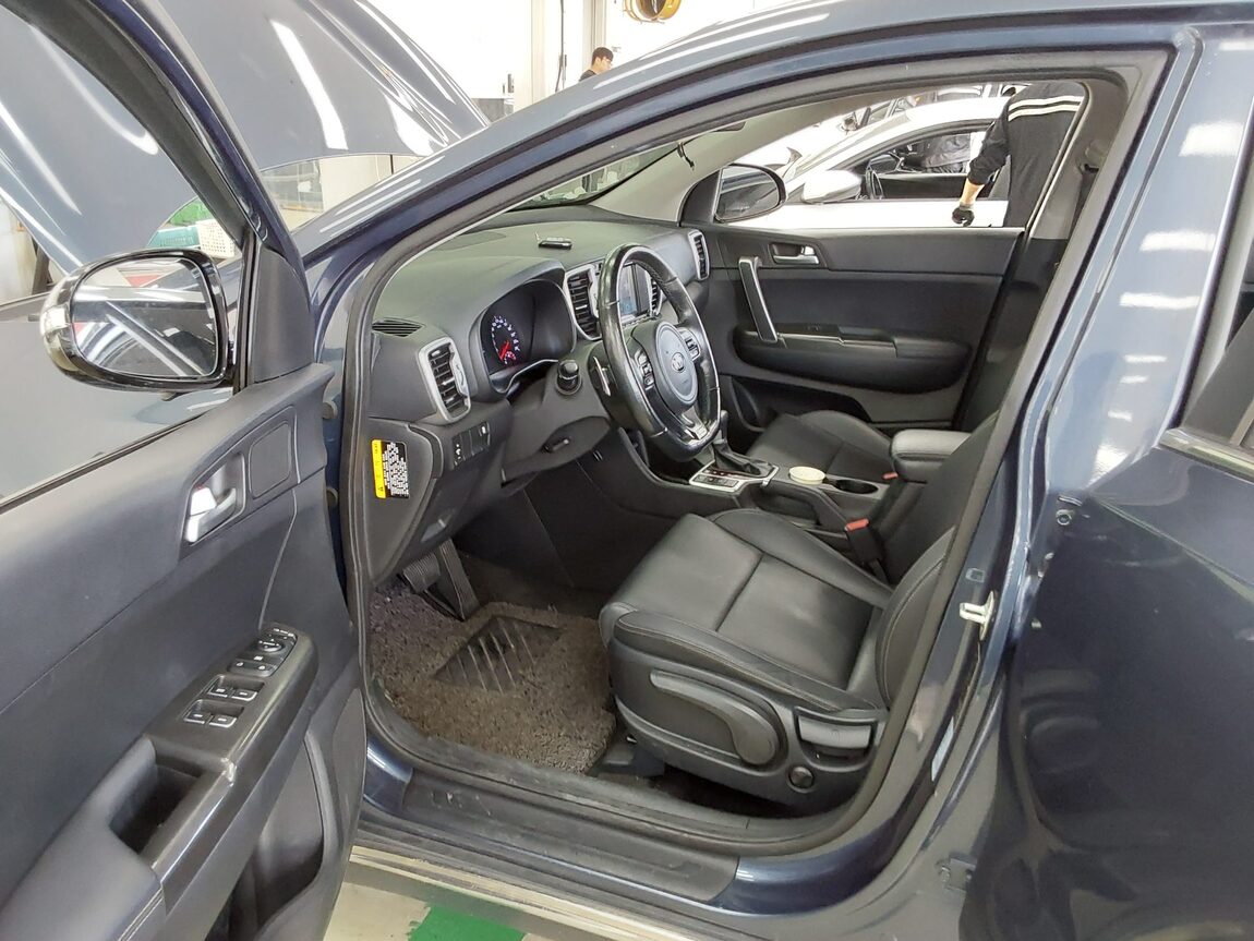 KIA NEW SPORTAGE 1.7 2WD NOBLESSE 2017 - zdjęcie 10