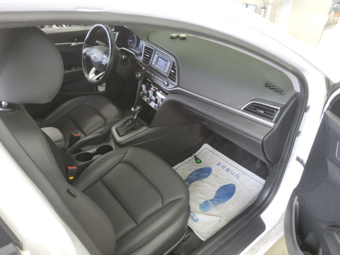 HYUNDAI THE NEW AVANTE AD 1.6 GASOLINE SMART 2020 - zdjęcie 14