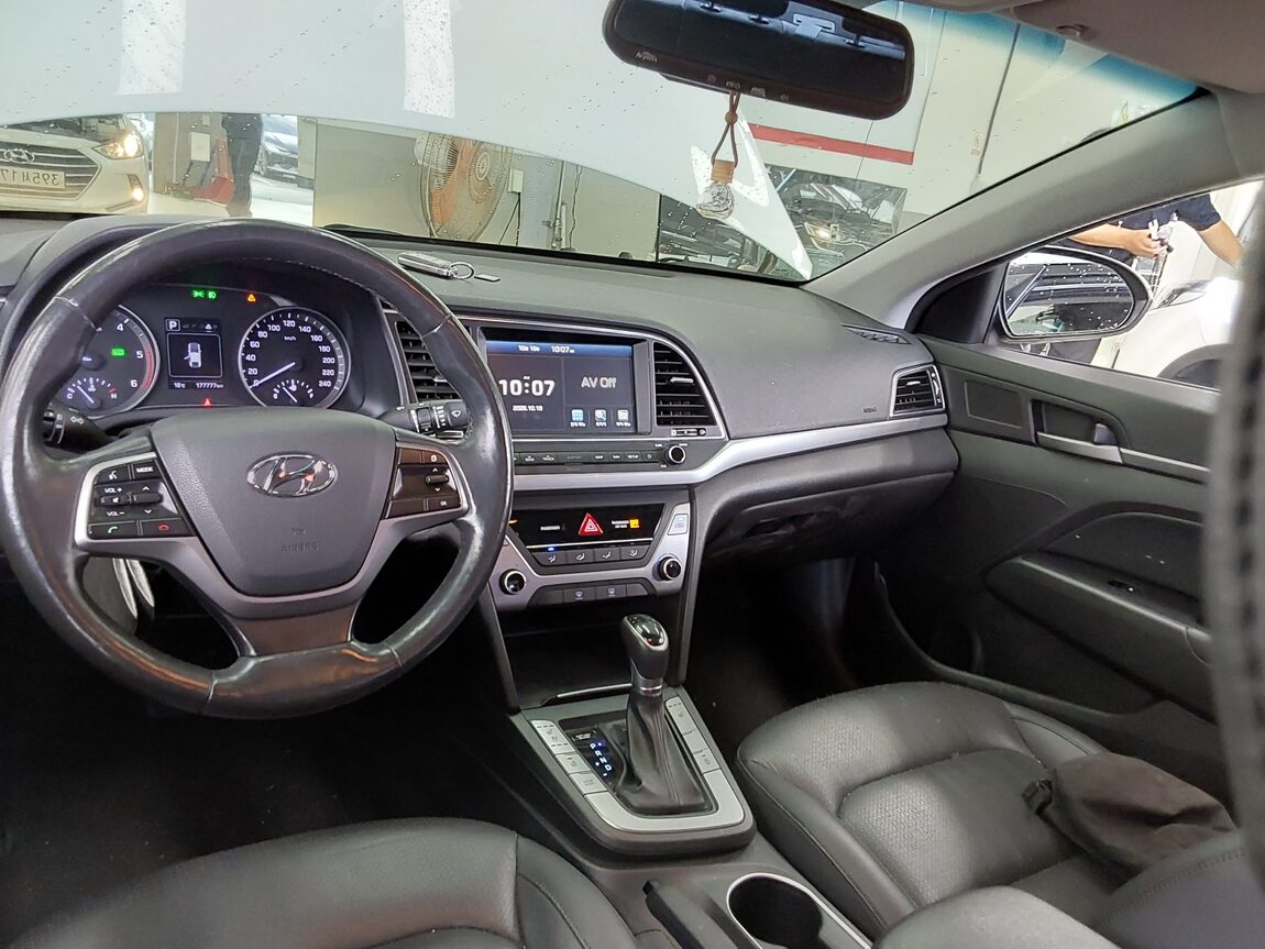 HYUNDAI AVANTE AD 1.6 DIESEL SMART 2018 - zdjęcie 11