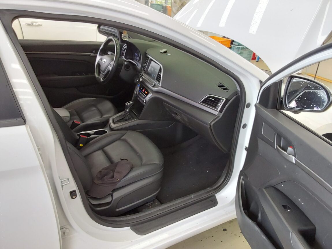 HYUNDAI AVANTE AD 1.6 DIESEL SMART 2018 - zdjęcie 14
