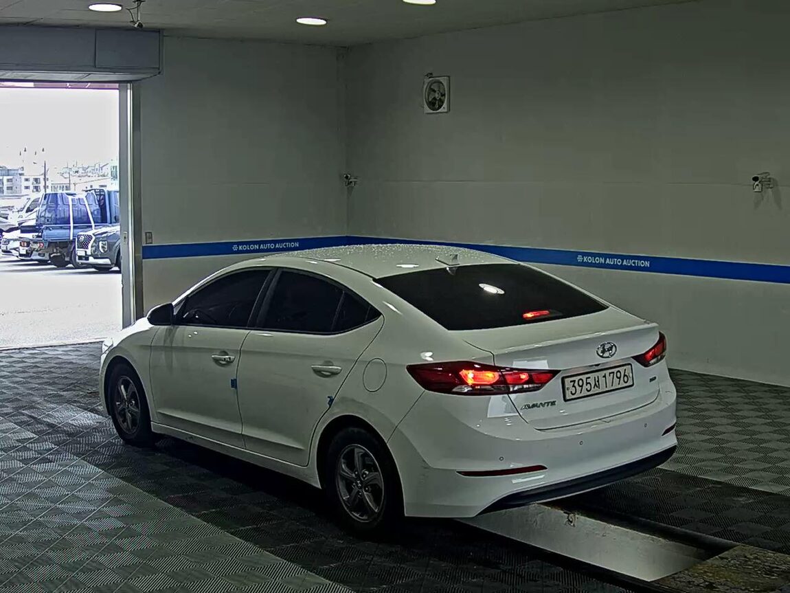 HYUNDAI AVANTE AD 1.6 DIESEL SMART 2018 - zdjęcie 6
