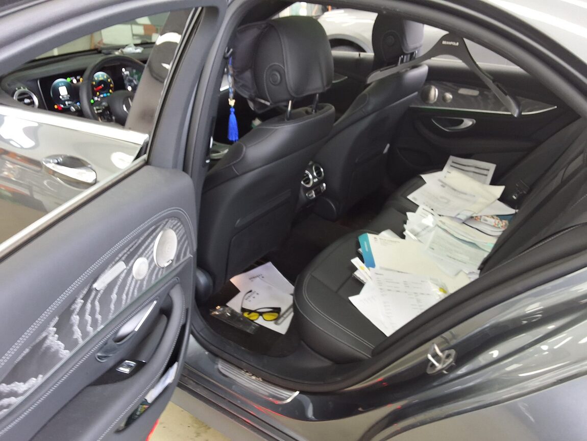 MERCEDES-BENZ E-CLASS (5TH GEN) E350 4MATIC AMG LINE 2022 - zdjęcie 12