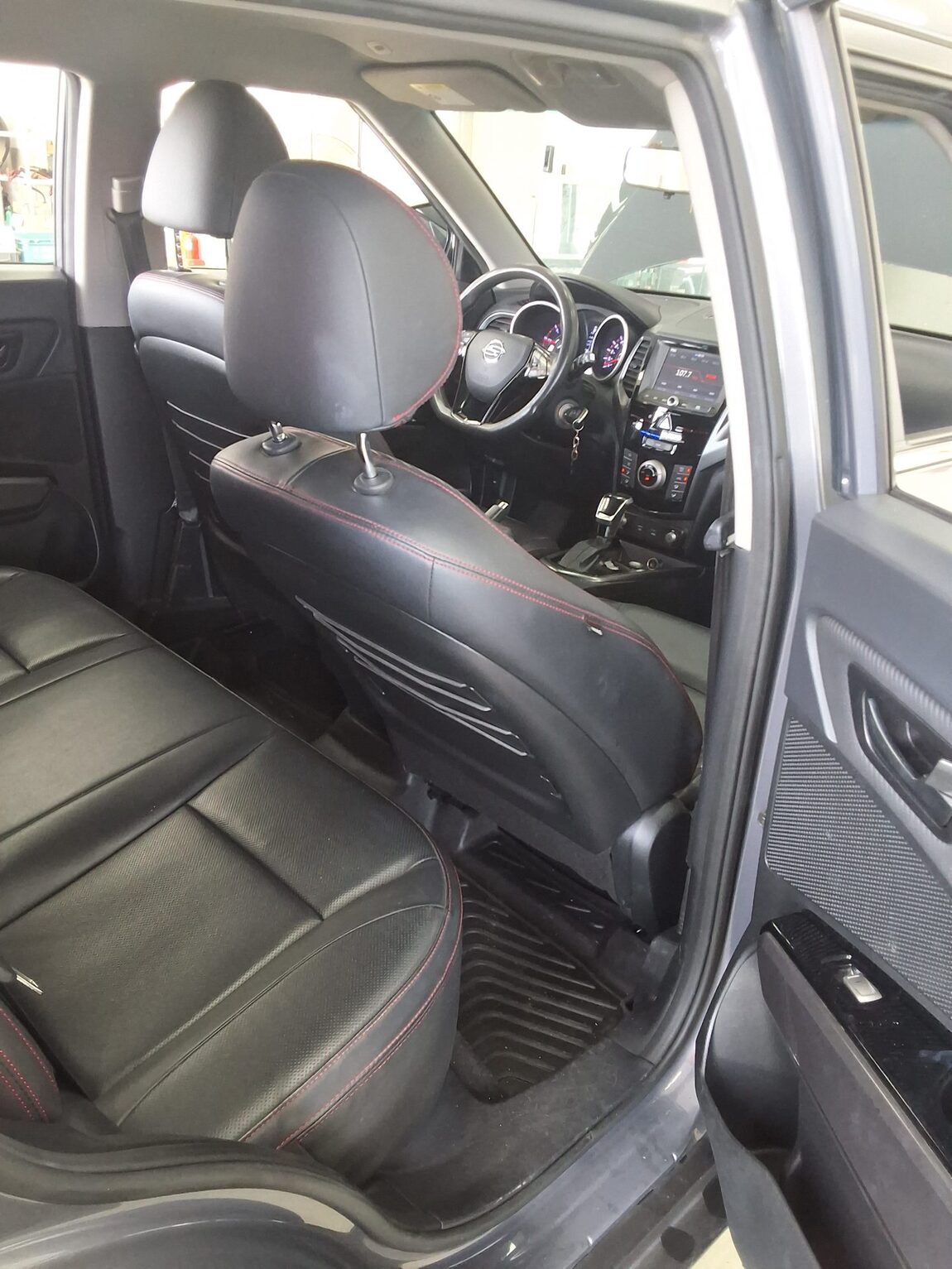 KG MOBILITY (SSANGYONG) TIVOLI AIR DIESEL 2WD AX 2019 - zdjęcie 13