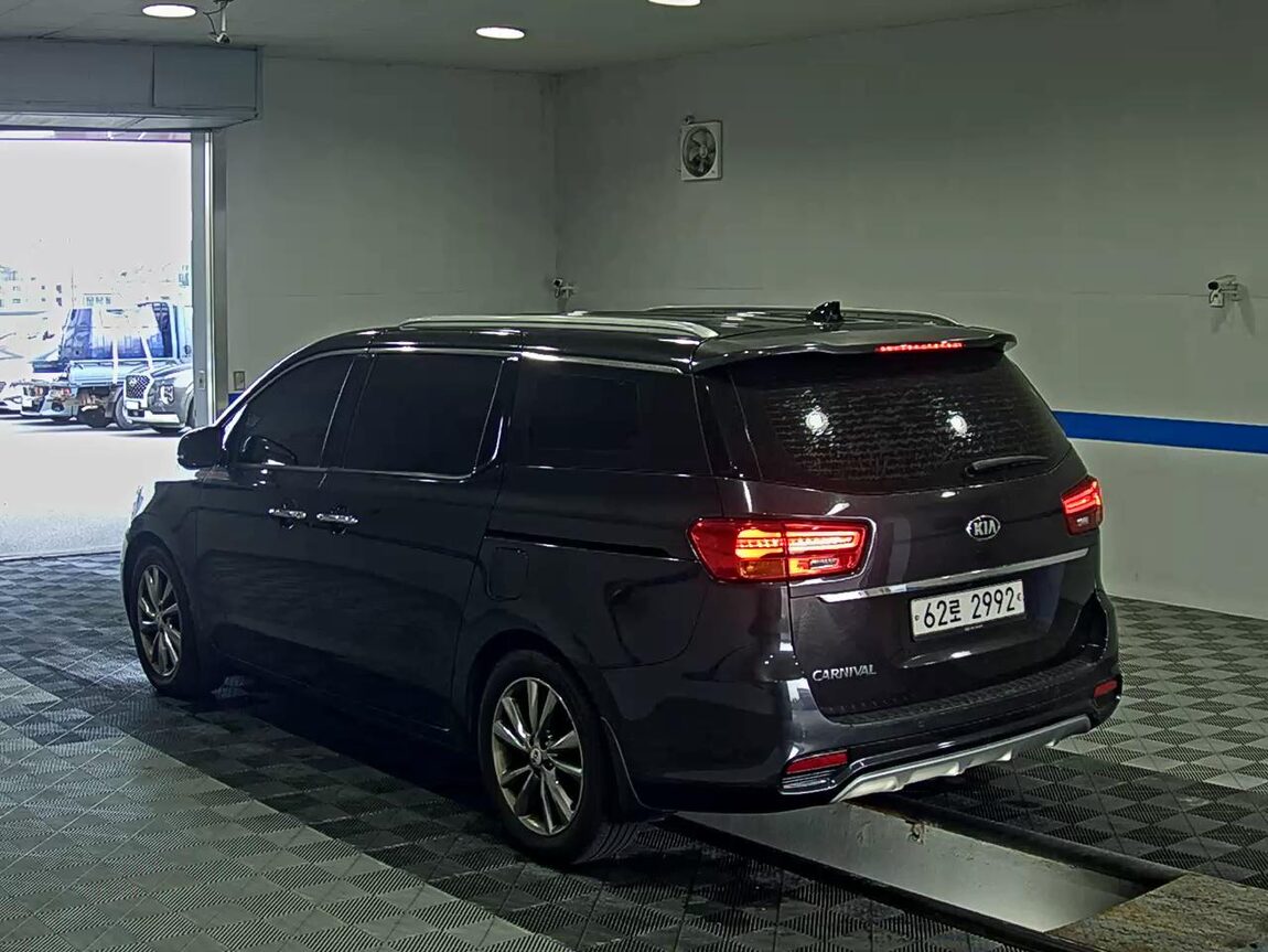 KIA THE NEW CARNIVAL 9-SEATER DIESEL NOBLESSE SPECIAL 2019 - zdjęcie 6