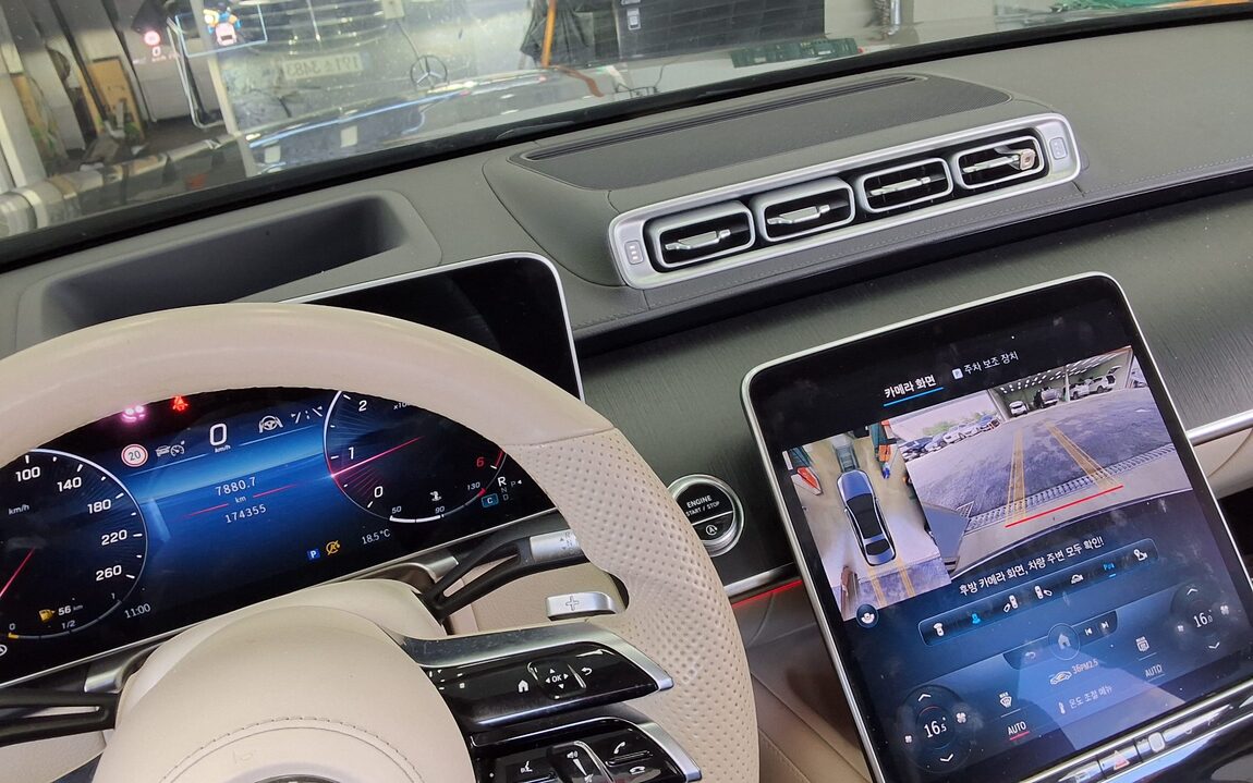 MERCEDES-BENZ S-CLASS (7TH GEN) S400d 4MATIC 2022 - zdjęcie 19
