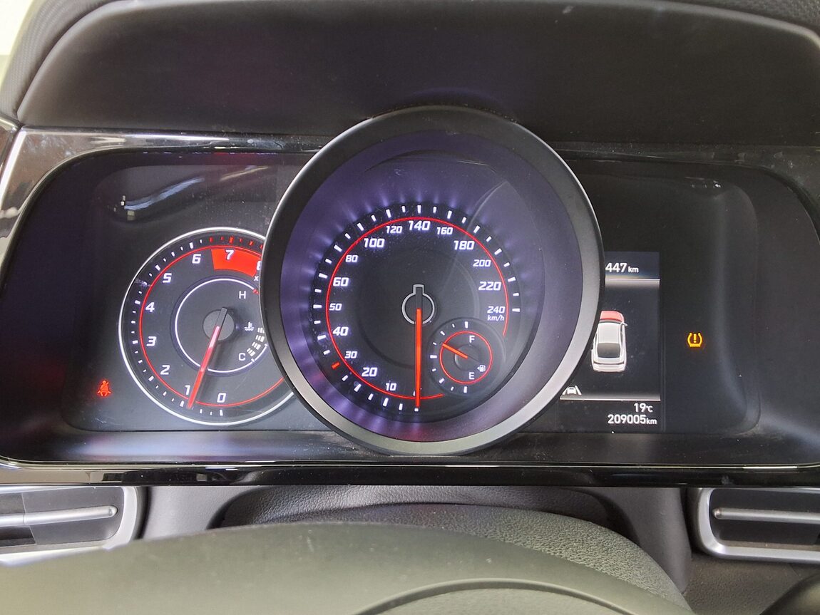 HYUNDAI AVANTE (CN7) 1.6 GASOLINE MODERN 2021 - zdjęcie 9