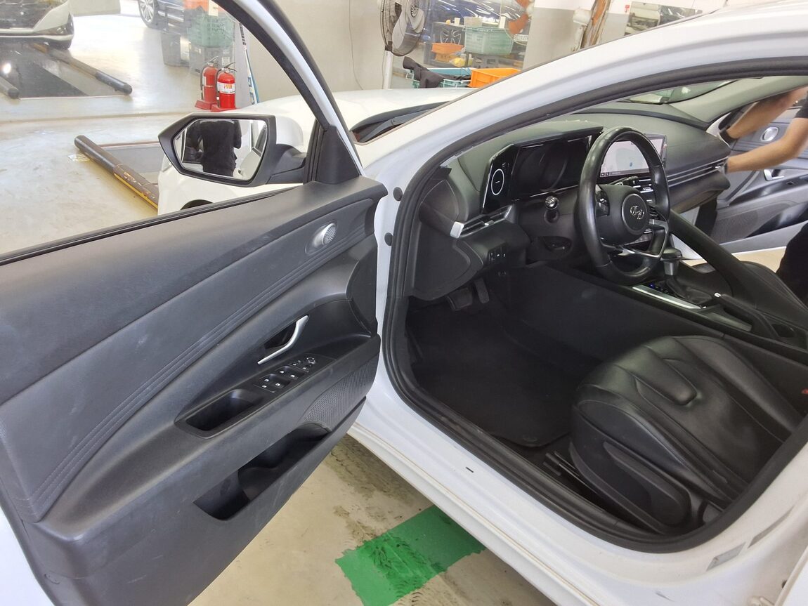 HYUNDAI AVANTE (CN7) 1.6 GASOLINE MODERN 2021 - zdjęcie 10