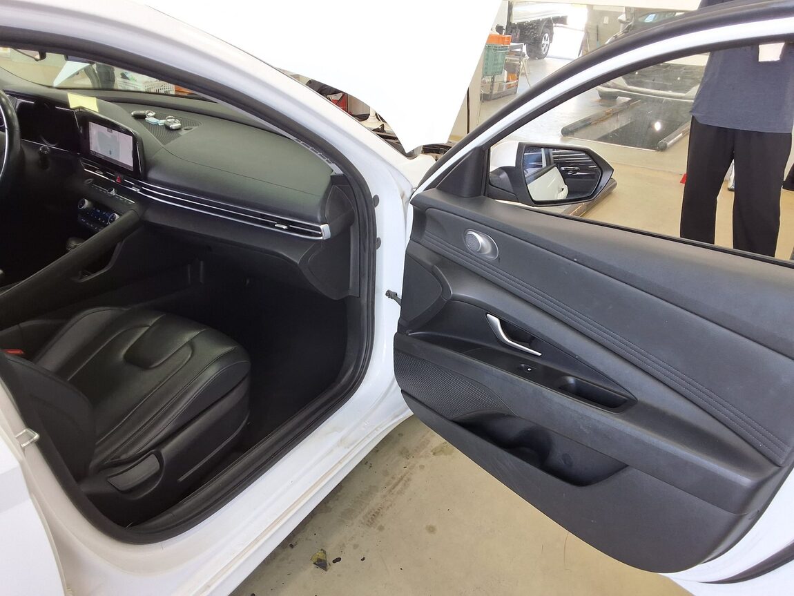 HYUNDAI AVANTE (CN7) 1.6 GASOLINE MODERN 2021 - zdjęcie 14