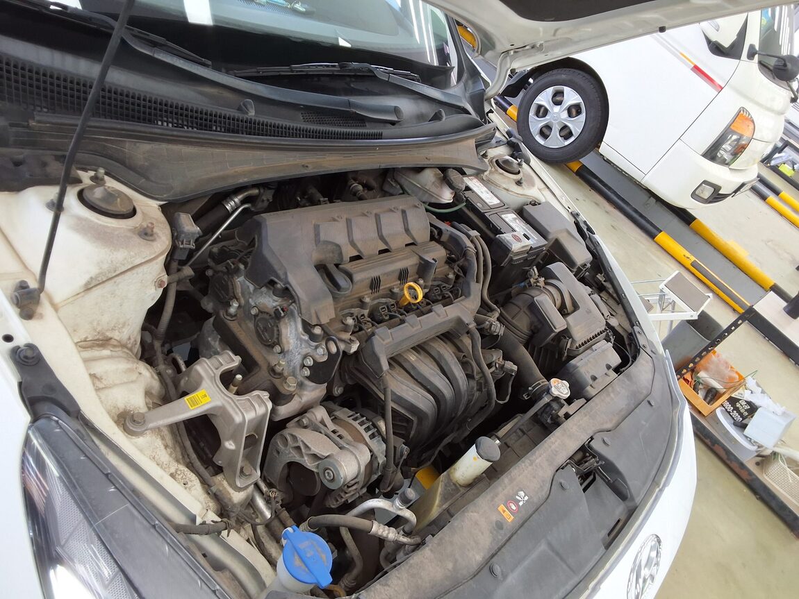 HYUNDAI AVANTE (CN7) 1.6 GASOLINE MODERN 2021 - zdjęcie 19