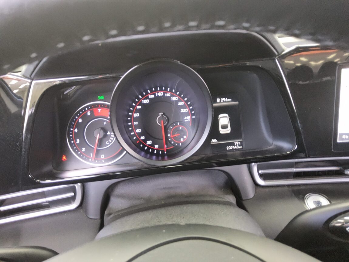 HYUNDAI AVANTE (CN7) 1.6 GASOLINE MODERN 2021 - zdjęcie 9