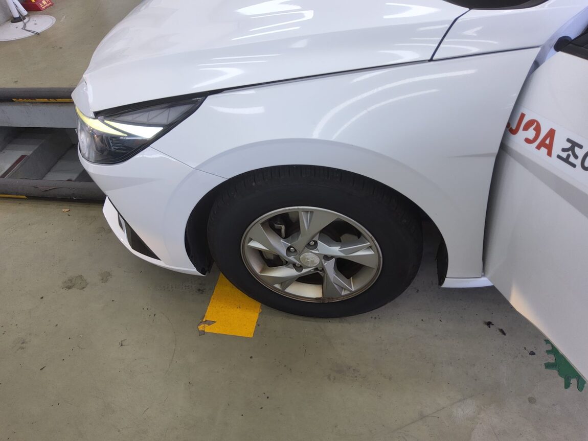 HYUNDAI AVANTE (CN7) 1.6 GASOLINE MODERN 2021 - zdjęcie 21