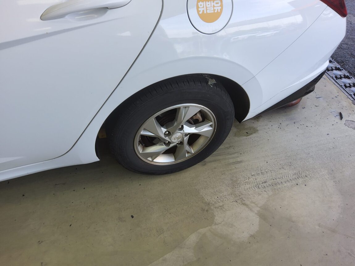 HYUNDAI AVANTE (CN7) 1.6 GASOLINE MODERN 2021 - zdjęcie 22