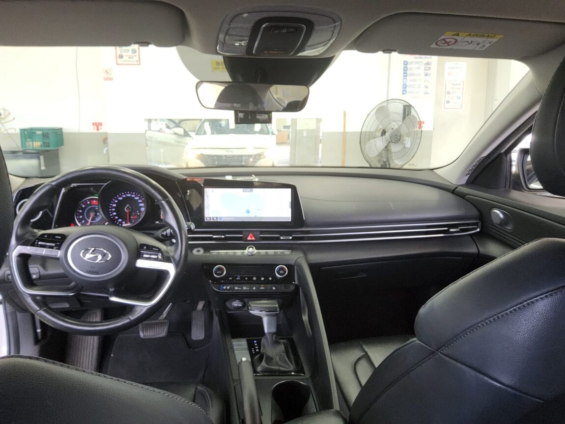 HYUNDAI AVANTE (CN7) 1.6 GASOLINE MODERN 2021 - zdjęcie 11