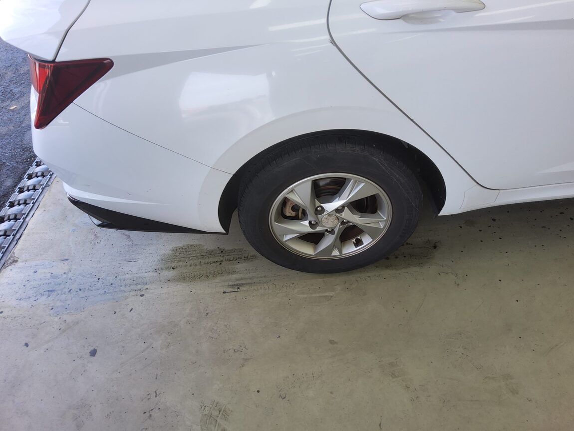 HYUNDAI AVANTE (CN7) 1.6 GASOLINE MODERN 2021 - zdjęcie 24