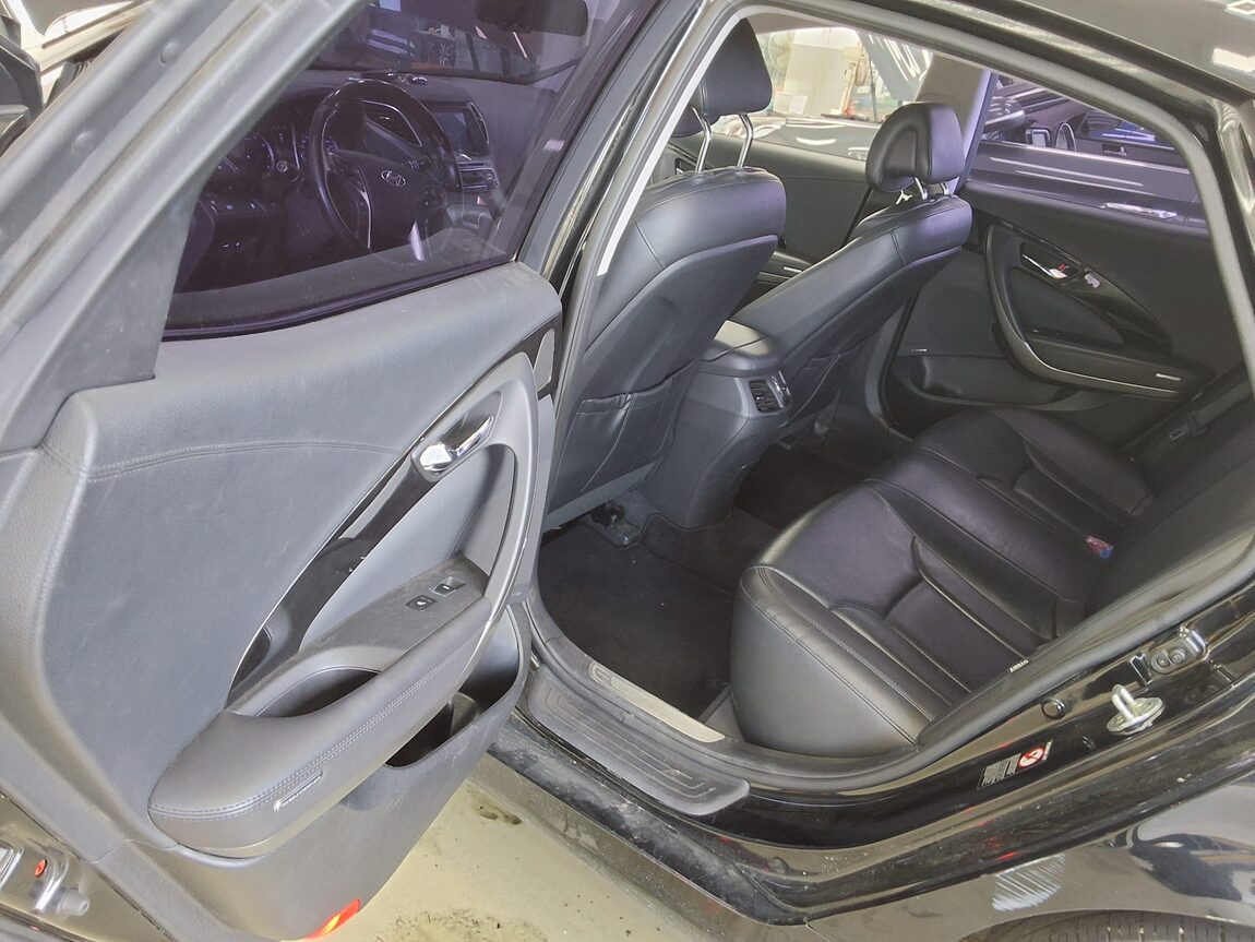 HYUNDAI GRANDEUR HG HG 240 MODERN COLLECTION 2017 - zdjęcie 12